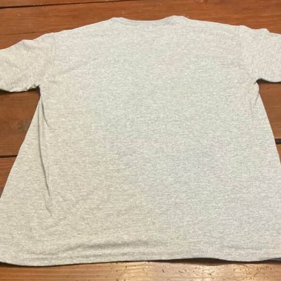 Disney Mickey Mouse heather gray graphic T-shirt. Size M (38/40). New w/o tags. - Picture 3 of 3